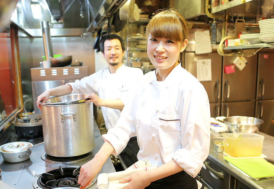 転職成功者インタビュー フレンチ出身の女性料理人 鈴木さん 飲食専門求人サイト 食バンク
